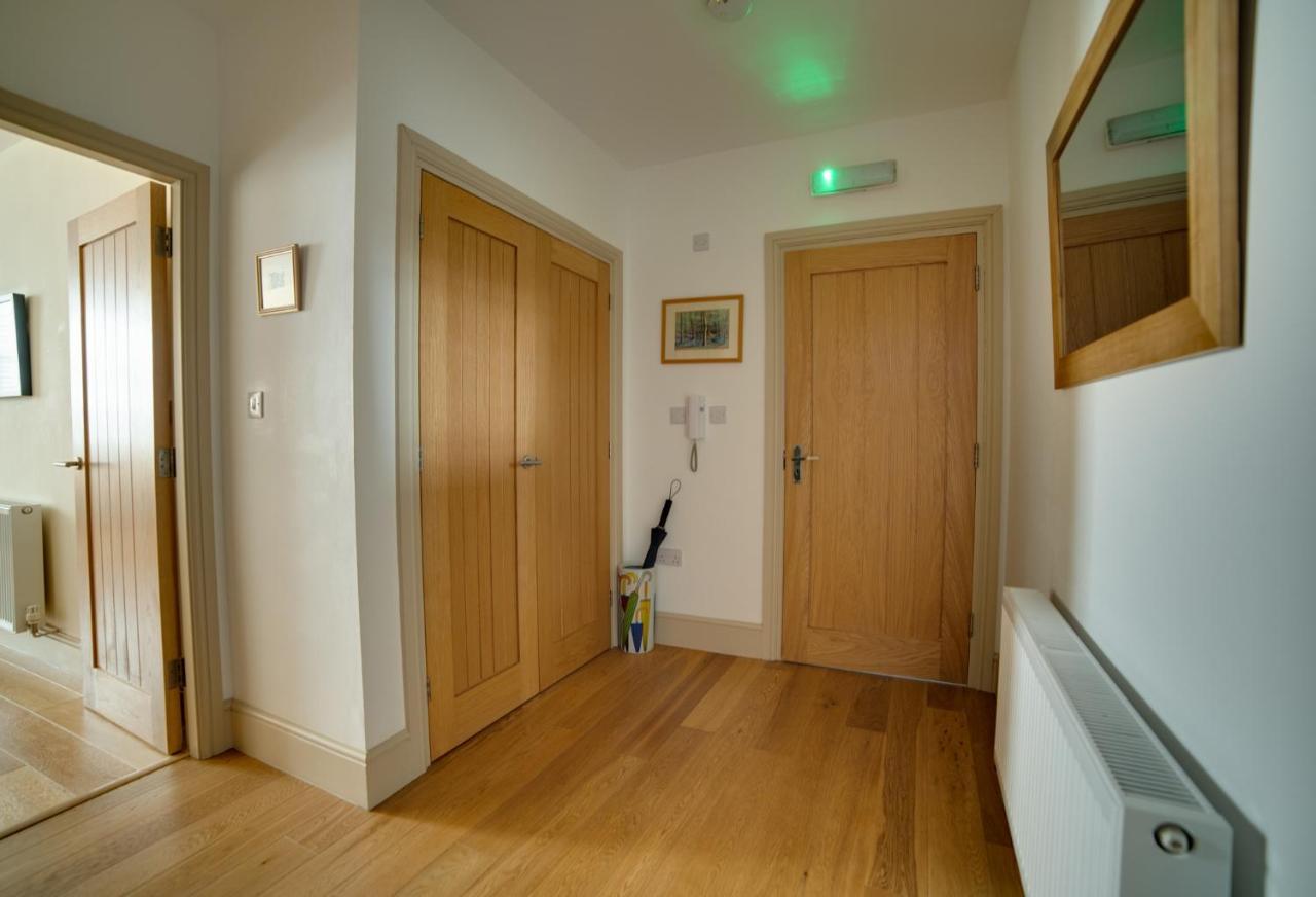 Cs Serviced Apartments Улверстон Экстерьер фото